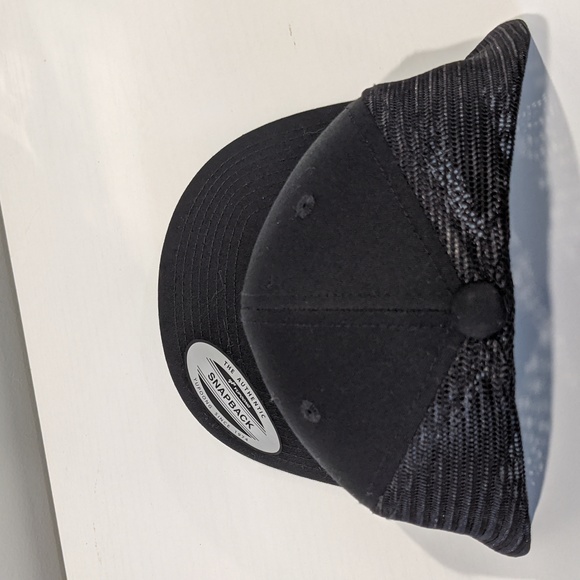 Brand new unworn unisex black Tourists snapback hat - Picture 4 of 4